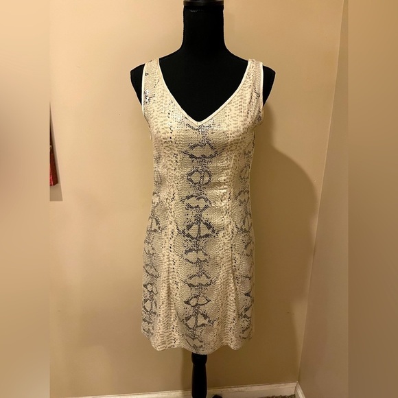 Gianni Bini Dresses & Skirts - GIANNI BINI Sequin Snake Print Deep Front and Back V-Neck Sheath Dress,XS